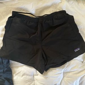 Patagonia women’s baggies shorts 5”